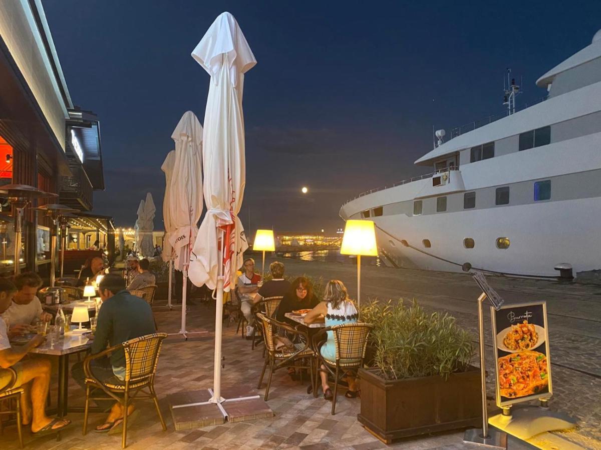 Мarelis Luxe Port Apartment Varna Luaran gambar