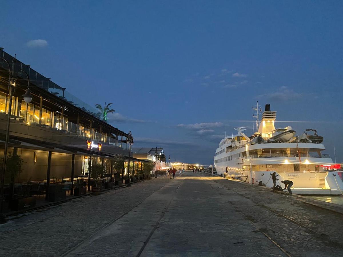 Мarelis Luxe Port Apartment Varna Luaran gambar