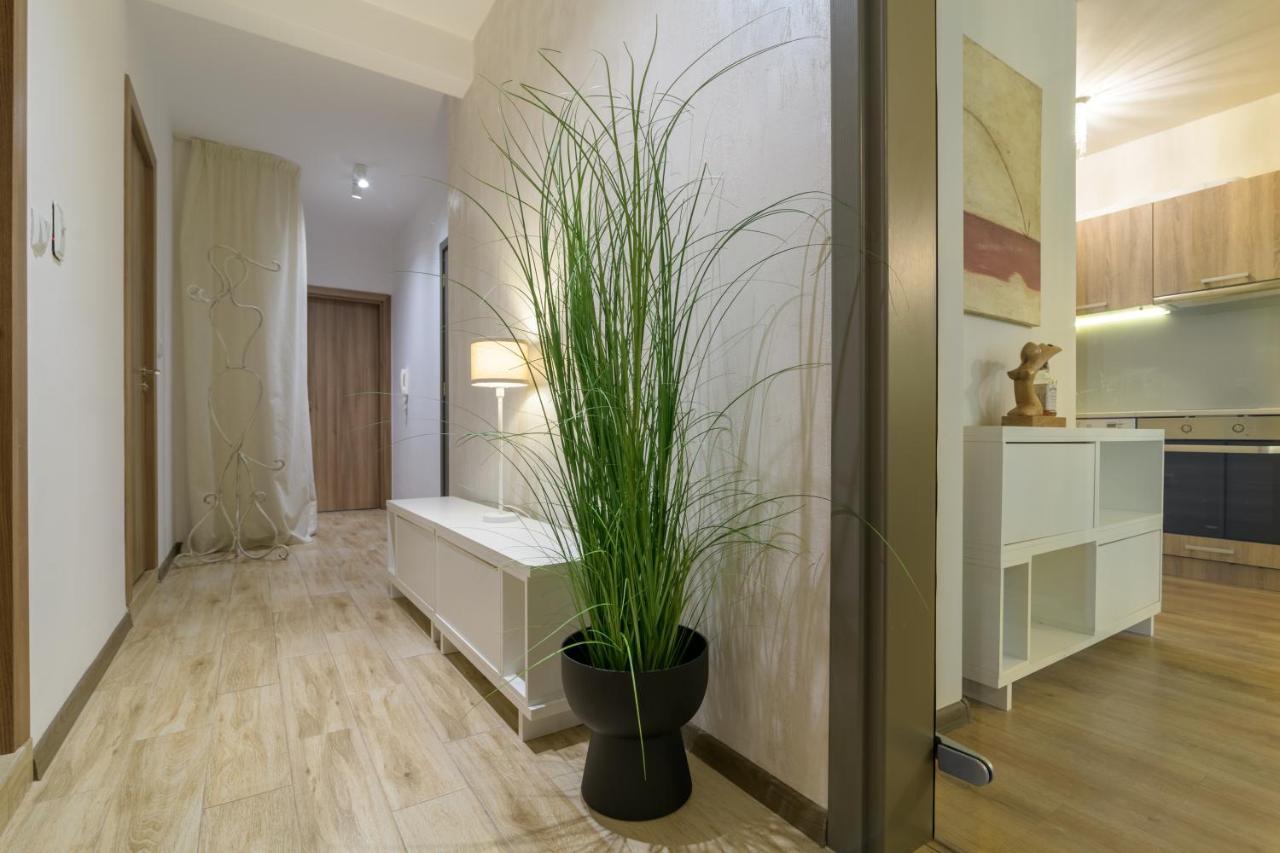 Мarelis Luxe Port Apartment Varna Luaran gambar